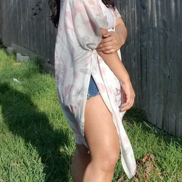 ✨️LAST ONE ✨️FLOATING FLORALS WHITE KIMONO CARDIGAN - Picture 8 of 10